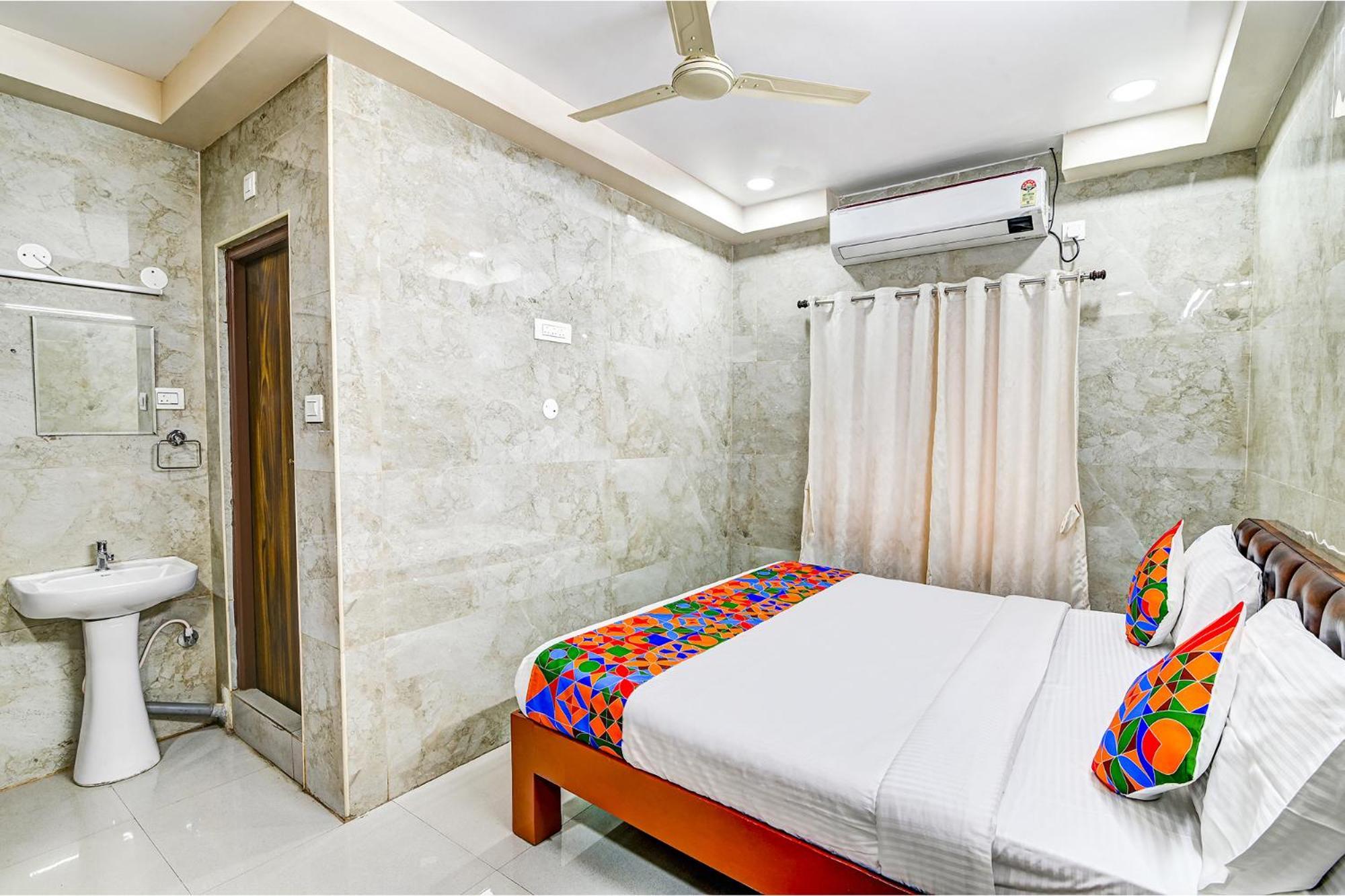 Fabhotel Srinivasa Guest House Tirupati Exteriör bild