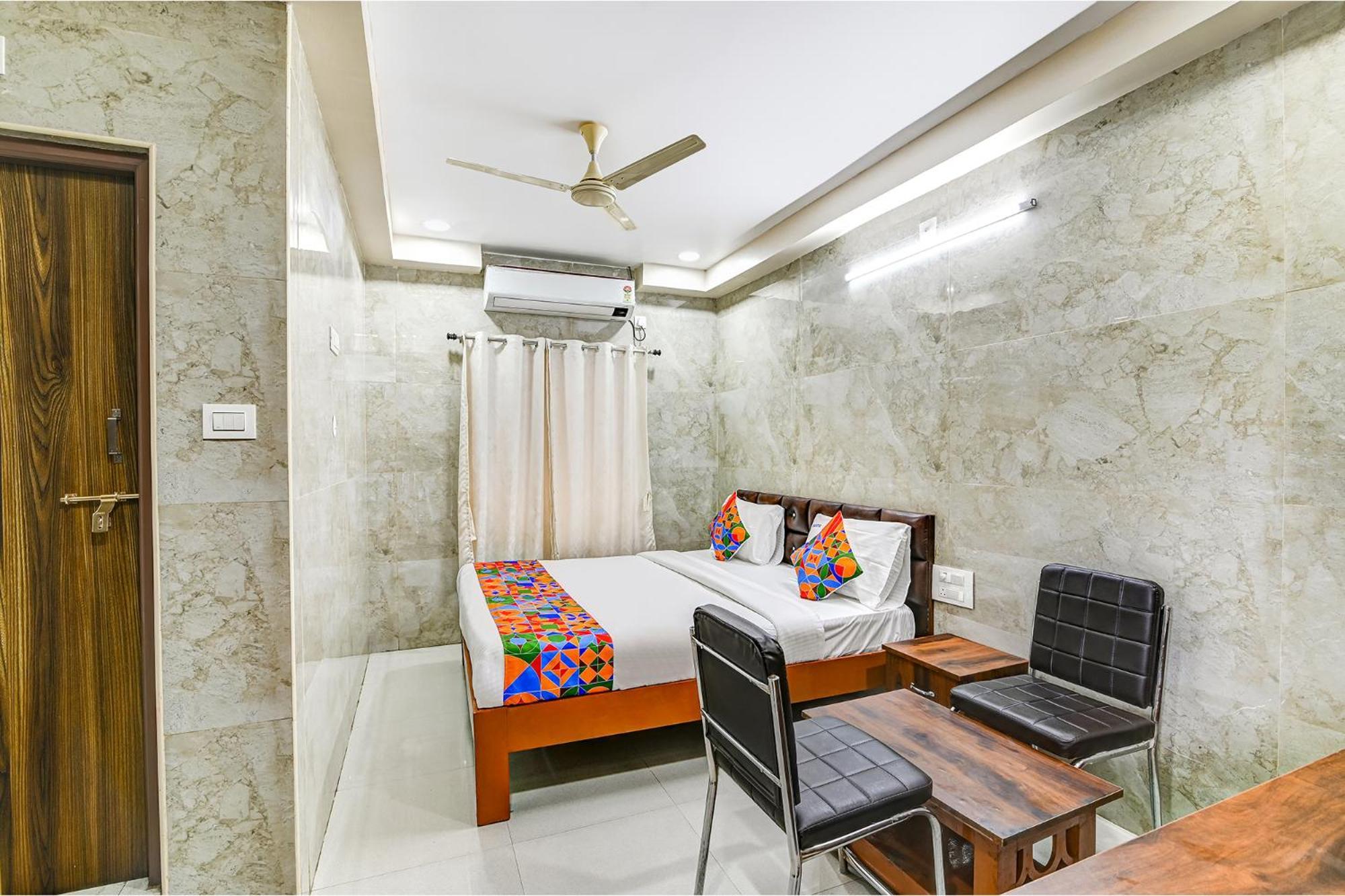 Fabhotel Srinivasa Guest House Tirupati Exteriör bild