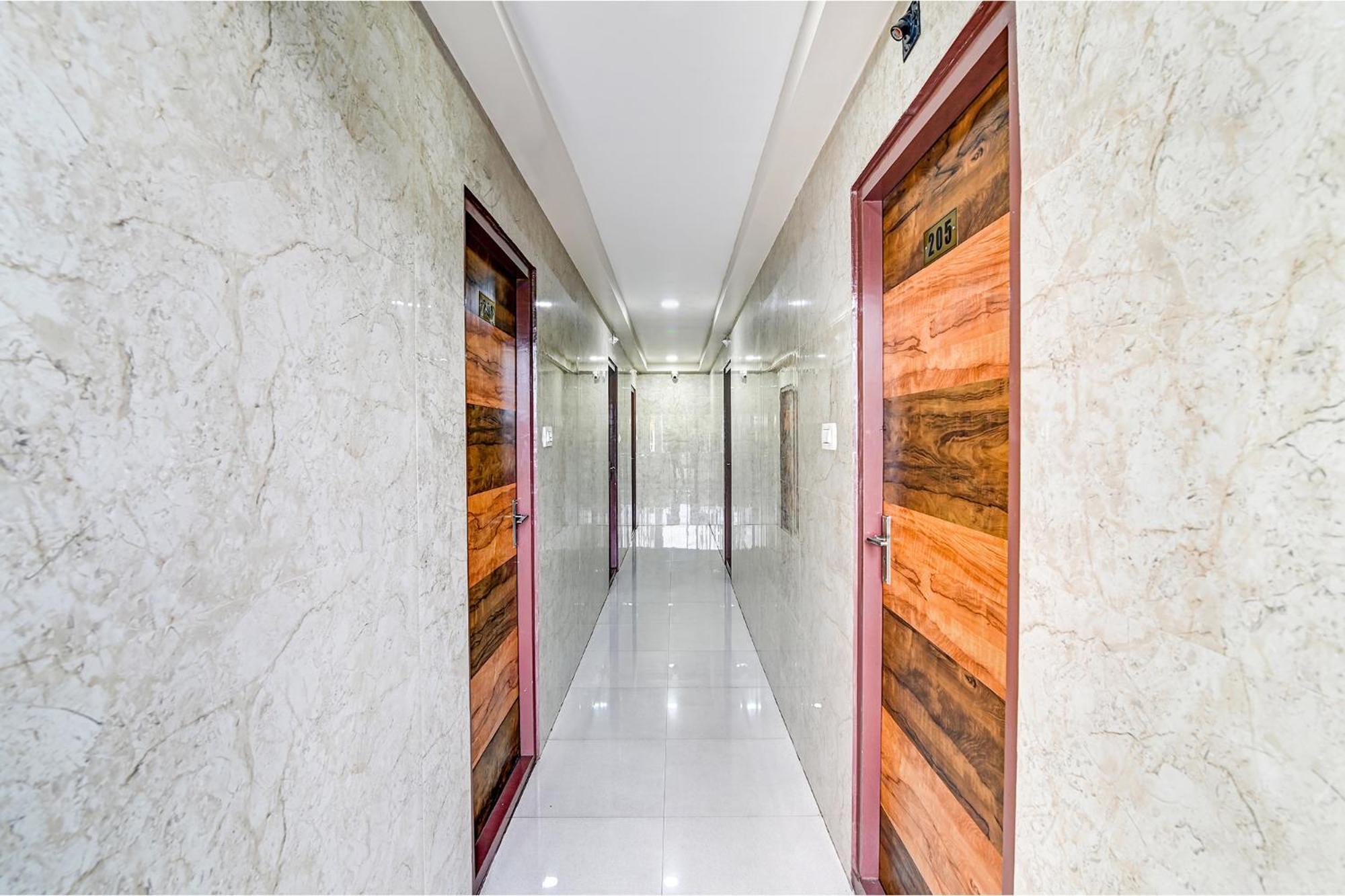 Fabhotel Srinivasa Guest House Tirupati Exteriör bild